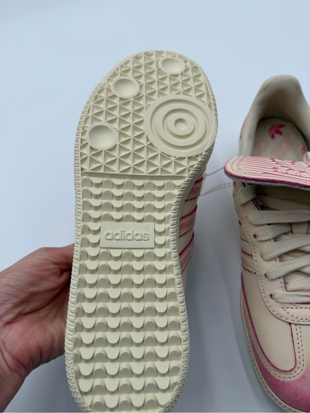 NWT Women’s Adidas Samba LT shoes in the "Cream Shock" Sz 7 - Picture 5 of 8